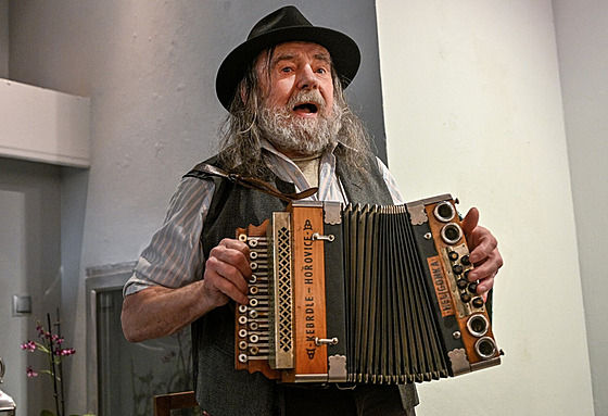 Legendární harmoniká Pepíek eil rád hrával svým píznivcm v praských...