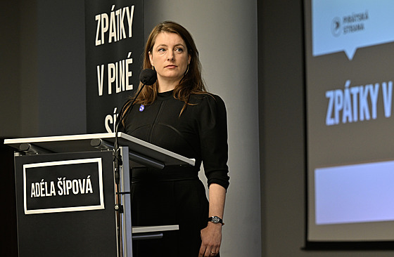 Senátorka Adéla �ípová na celostátním fóru Pirát� ve Zlín�