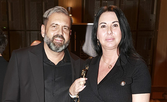 Radek Ka�párek a jeho man�elka Andrea Ka�párková (leden 2025)