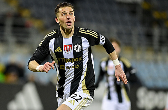 Peter Pekarík v bud�jovickém dresu.