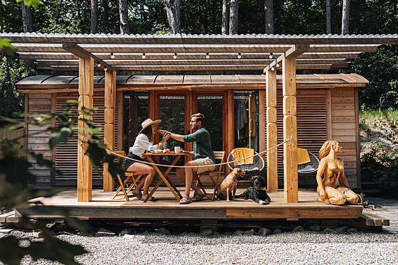 GLAMPING je TRENDY & MALÉ BYDLENÍ je BUDOUCNOST.