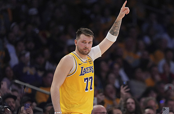 Luka Don�i� v dresu Los Angeles Lakers