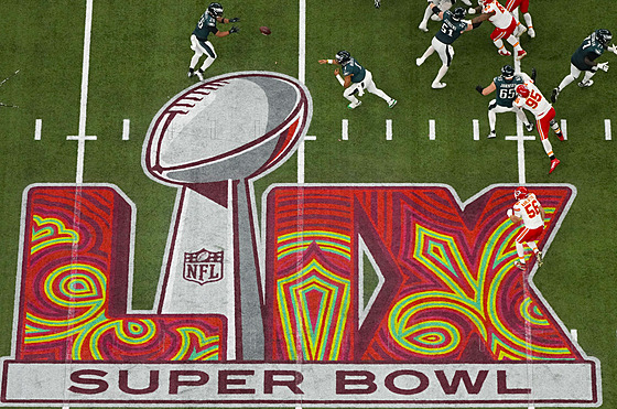 Momentka ze Superbowlu LIX mezi Philadelphia Eagles a Kansas City Chiefs