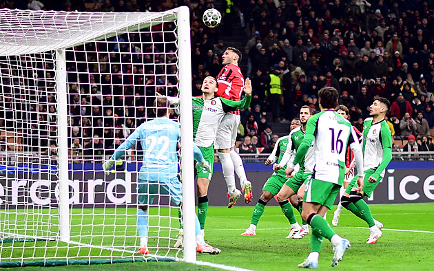 ONLINE: AC Milán v Lize mistrů bleskově vede nad Feyenoordem, pak v akci i Bayern