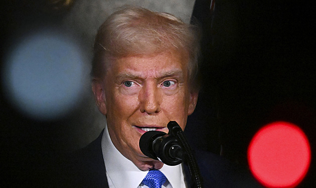 Zelenskyj je nezvolený diktátor, který nás vodil akorát za nos, útočí Trump