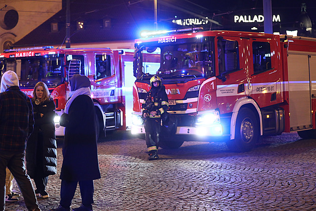 Pád do kolejiště ve stanici Karlovo náměstí zastavil na hodinu provoz metra B