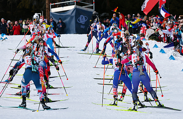 Biatlon ONLINE: Smíšené štafety na MS. Češi v polovině závodu jedou o medaile