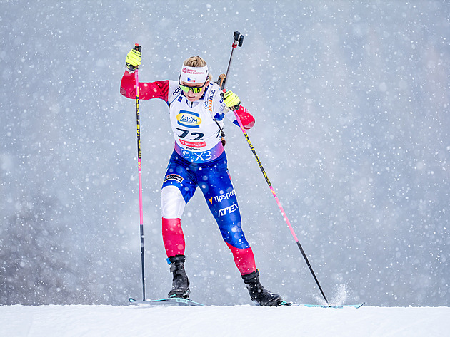 Biatlon ONLINE: Ženy bojují ve stíhačce. Jislová přesná, Charvátová má už tři chyby