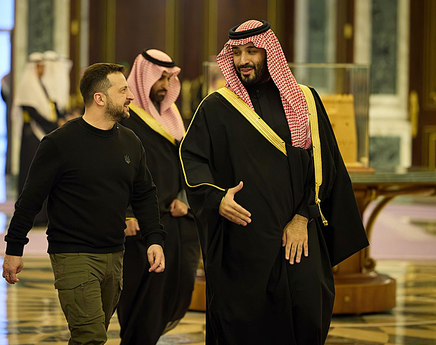 Saúdové chtěli Zelenského při jednání. USA i Rusko řekly ne, tvrdí Bloomberg