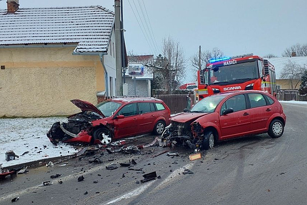 Silné chumelení večer zeslábne, v noci ho vystřídá ledovka, varují meteorologové