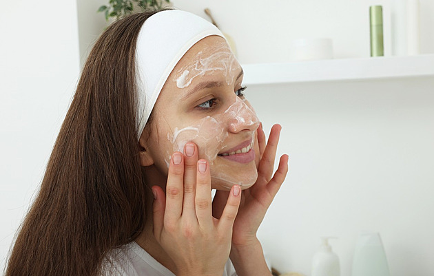 Hovězí lůj místo krému. TikTokem hýbe kosmetický trend, který může škodit