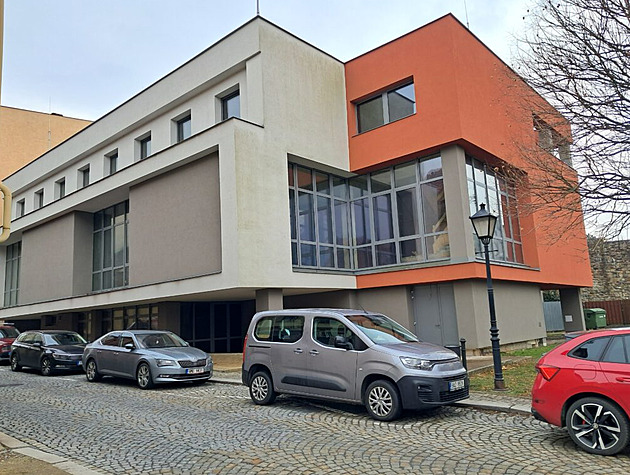 Z p�ístavby hotelu Praha v Novém Ji�ín� m�l vzniknout kulturní d�m, nyní m�sto...