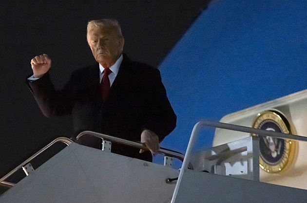 Trump zavedl bez výjimek clo na dovoz oceli a hliníku do USA. EU zareaguje