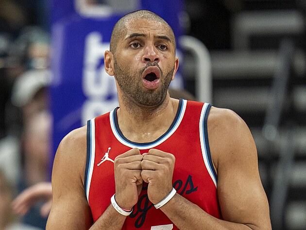 Nicolas Batum prov zpas Los Angeles Clippers.