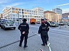 Policist� prov��uj� bombu nahl�enou �SOB v �st� nad Labem