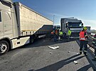 Na Vysoansk radile se srazilo nkolik aut. (11. nora 2025)