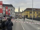 T�iadvacetiletý Sy�an pobodal no�em n�kolik kolemjdoucích v rakouském Villachu....
