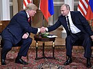 Americký prezident Donald Trump (vlevo) a jeho ruský protjek Vladimir Putin...