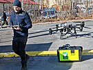 Drony dokou dopravit potebn vybaven na msto zsahu jet ped pjezdem...