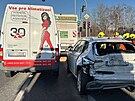 V ulici K Barrandovu v Praze havarovala �ty�i vozidla. (19. �nora 2025)