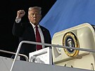 Donald Trump jako první prezident v historii navtívil finále Super Bowlu. (9....