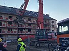 Pr�ce na demolici objekt� u se�azovac�ho n�dra�� v Plzni v�etn� zn�m�ho...