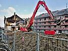 Za�ala demolice t�� objekt� v Jate�n� ulici v Plzni, kter� byly nechvaln�...