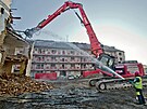 Za�ala demolice t�� objekt� v Jate�n� ulici v Plzni, kter� byly nechvaln�...