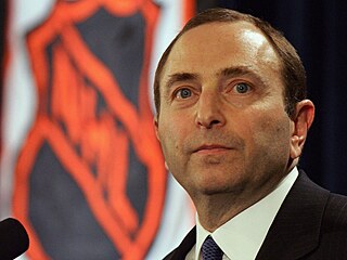 Komisioná NHL Gary Bettman v roce 2005.
