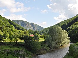 Národní park Domogled-Valea Cernei je s rozlohou 612 kilometr� �tvere�ních...