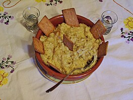 Hustá polévka, kde jsou hlavními ingrediencemi voda, �esnek a mouka? Vítejte v...