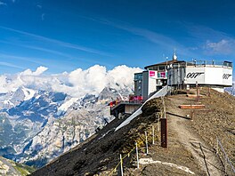 Lanovka Schilthorn Tramway obsluhuje nejvy��í svahy �výcarského Mürrenu, v�etn�...