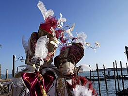 Karneval ka�doro�n� p�itahuje do m�sta stovky tisíc náv�t�vník�.