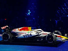 Visa Cash App Racing Bulls Formula One Team. Tentokrát podobnost s partnerským...