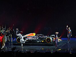 Oracle Red Bull Racing. Kdy� u� op�t ukázal prakticky toto�né lakování jako...