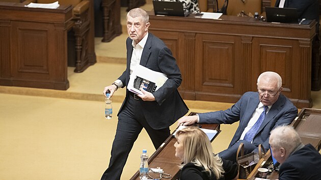 Poslanci diskutuj� o n�vrhu vl�dy na zv��en� poplatku �esk� televizi a �esk�mu rozhlasu. Na sn�mku Andrej Babi�.(12. �nora 2025)