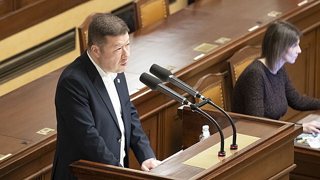 Poslanci diskutuj� o n�vrhu vl�dy na zv��en� poplatku �esk� televizi a �esk�mu rozhlasu. Na sn�mku Tomio Okamura (SPD). (12. �nora 2025)