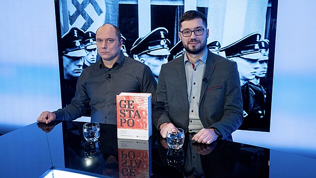 Hosty poadu Rozstel jsou Jan Vajskebr (vlevo) a Jan Zumr, historici, autoi knihy Gestapo.