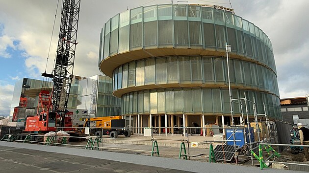 Čtyři tuny skla. Češi dokončují pavilon pro Expo, některé dekorace jsou ještě v peci