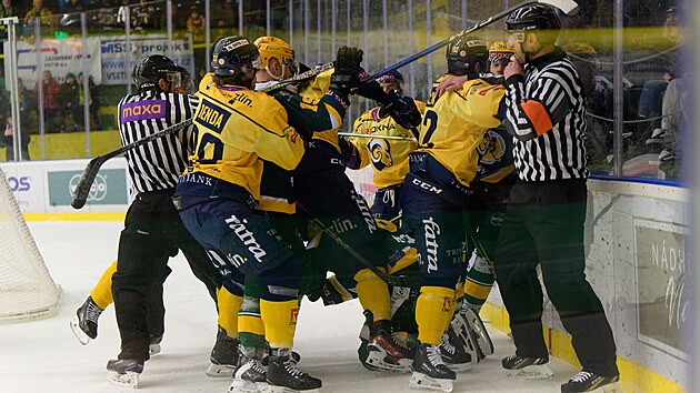 Poty�ka v utk�n� Vset�na se Zl�nem.