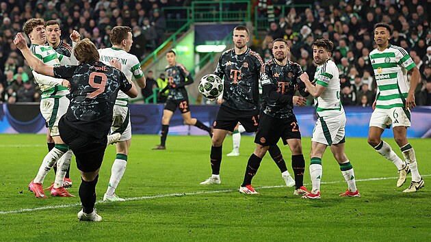 Prishe olmadan prömiyeri Feyenoord AC Milan'ı yendi, Bayern İskoçya'da Kazandı