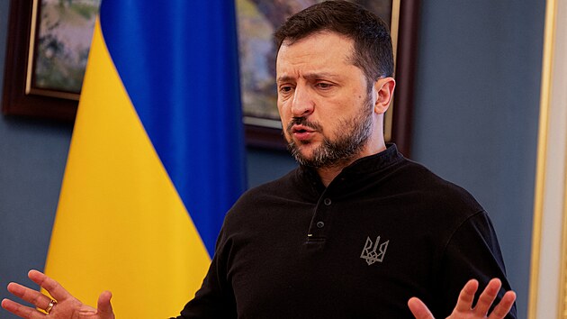 Ukrajinsk prezident Volodymyr Zelenskyj na tiskov konferenci v Kyjev (19. nora 2025)