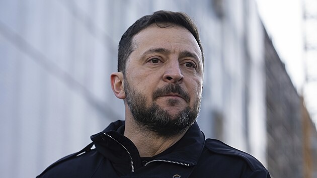 Ukrajinsk� prezident Volodymyr Zelenskyj na �zem� Chmelnyck� jadern� elektr�rny. (13. �nora 2025)