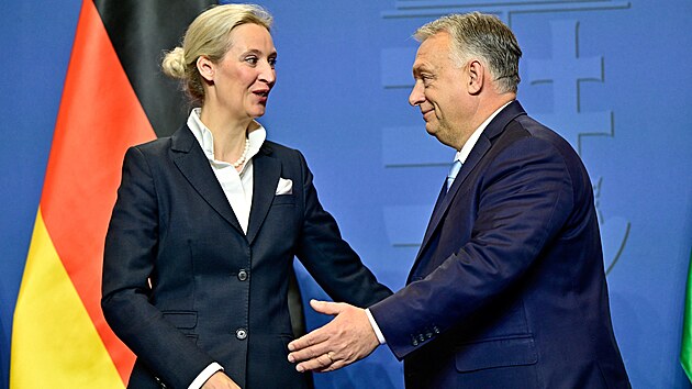 Alice Weidelov� a Viktor Orb�n. Spolup�edsedkyn� Alternativy pro N�mecko ve st�edu zav�tala na ofici�ln� n�v�t�vu Ma�arska. (12. �nora 2025)