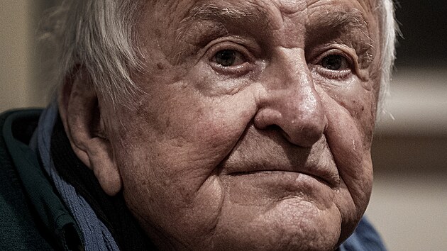 Franti�ek Mertl je krom� velkoform�tov�ch figur�ln�ch obraz� i autorem bronzov�ch plastik. P�edstavuje je velk� v�stava v J�zd�rn� Pra�sk�ho hradu. (13. �nora 2025)