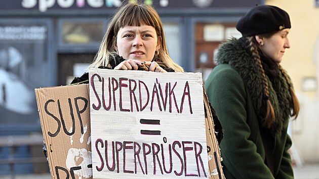 Protest p�ed Sn�movnou proti chystané reform� sociálních dávek a vzniku jedmé...