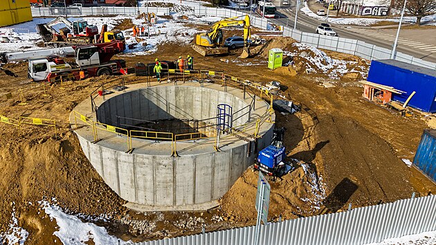 Silnii v Brn hloub przkumnou tolu k budoucmu tunelu Vinohrady. (19. nora 2025)