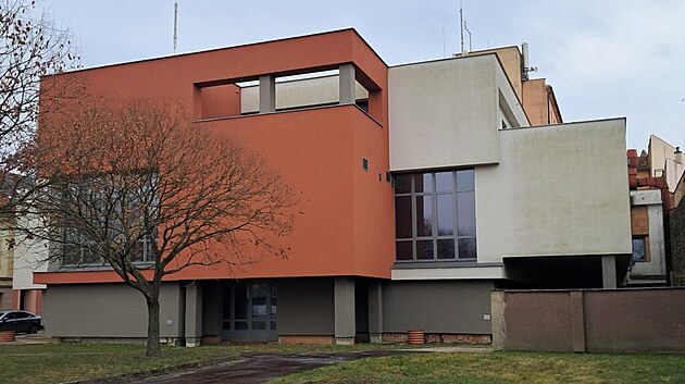 Z p��stavby hotelu Praha v Nov�m Ji��n� m�l vzniknout kulturn� d�m, nyn� m�sto budovu prod�v�.