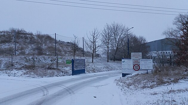 Skl�dka odpadu u Li�ova