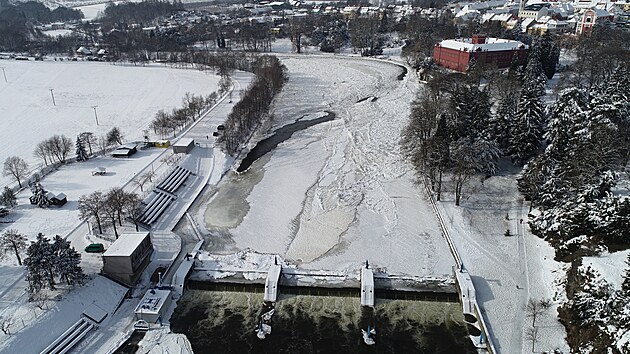 Ledov jevy na vodnch tocch.